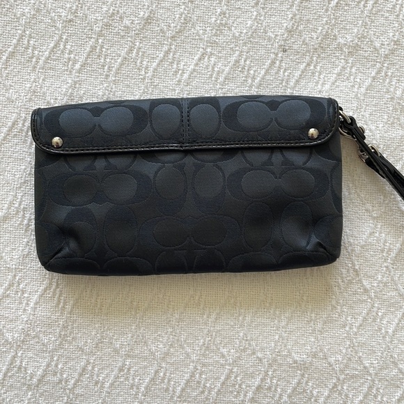 Coach wristlet - Picture 2 of 3